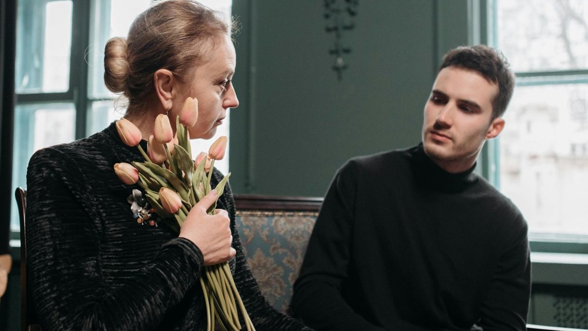 Wealth gap strains romantic relationships - wealth gap