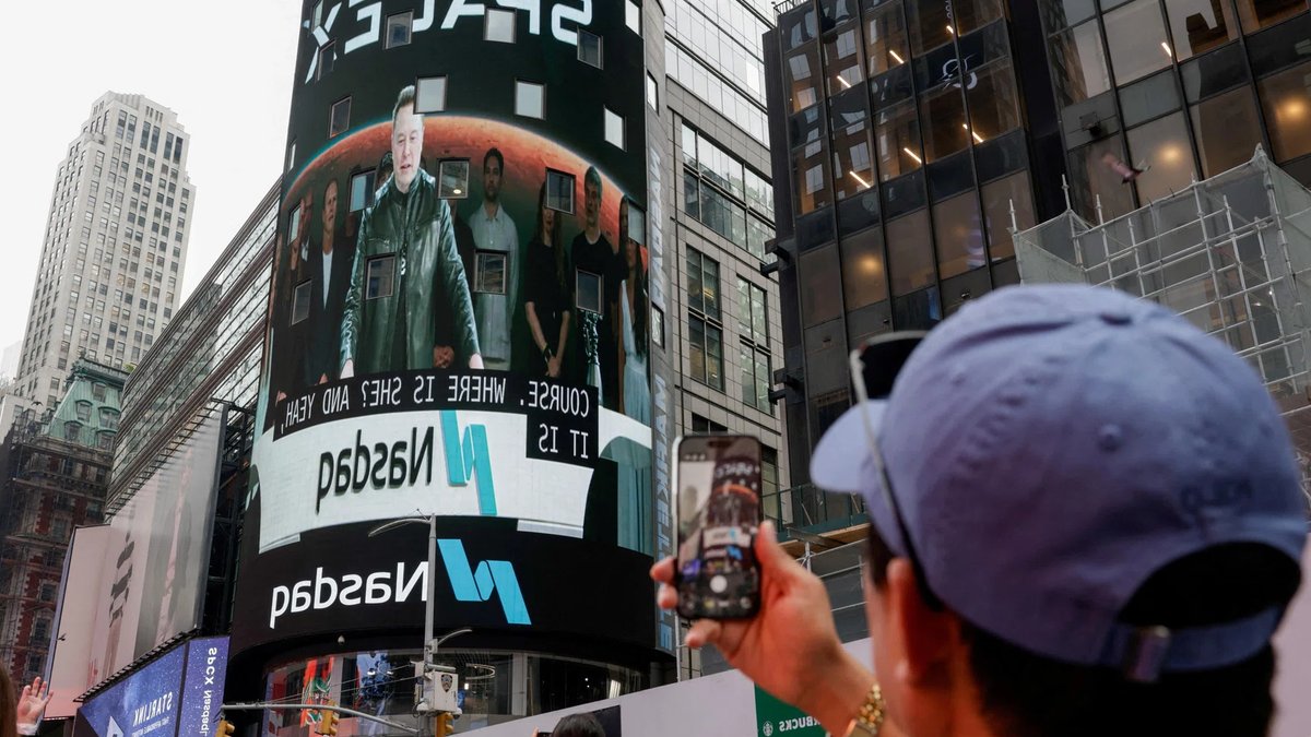 SpaceX IPO sparks Wall Street tech moniker debate SpaceX IPO sparks Wall Street tech moniker debate - spacex ipo