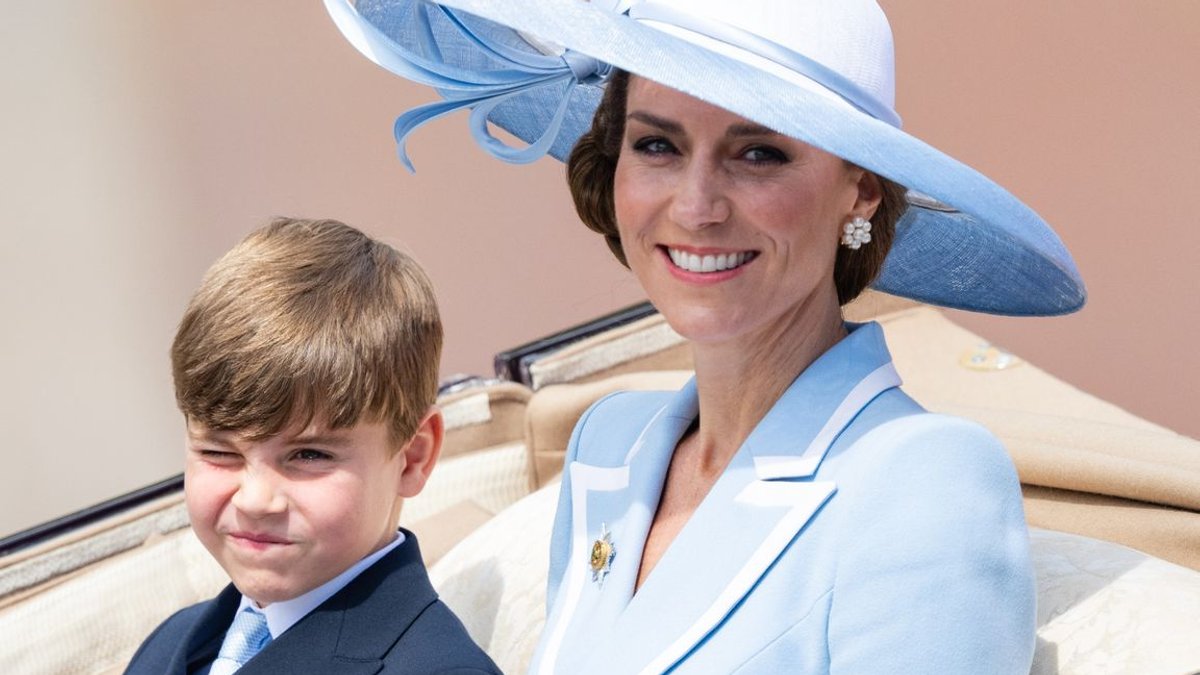 Matching moment for Kate, George, Louis at Trooping