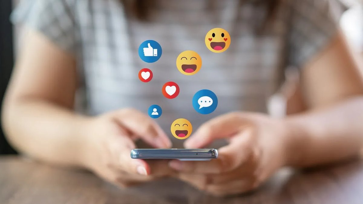 UK to ban social media for under 16s UK to ban social media for under 16s - social media ban