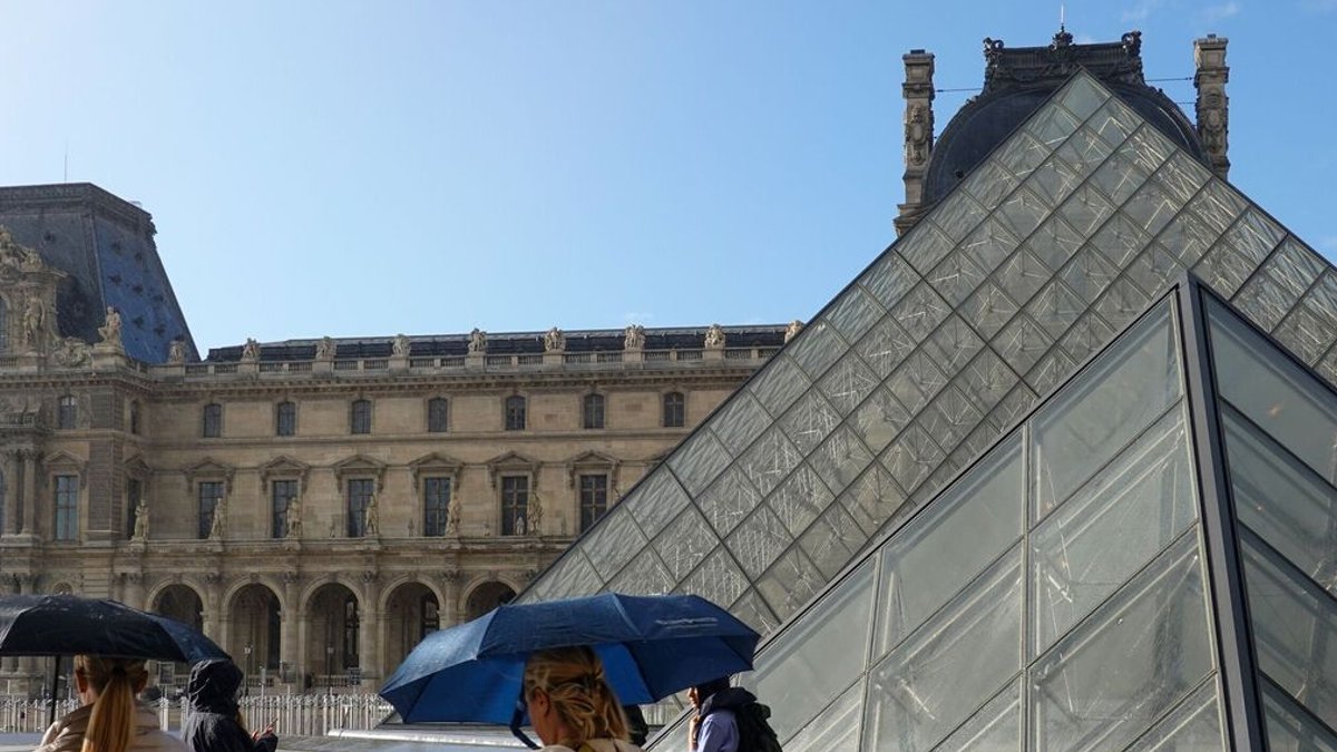 British tourists pay higher prices at popular spots - british tourists