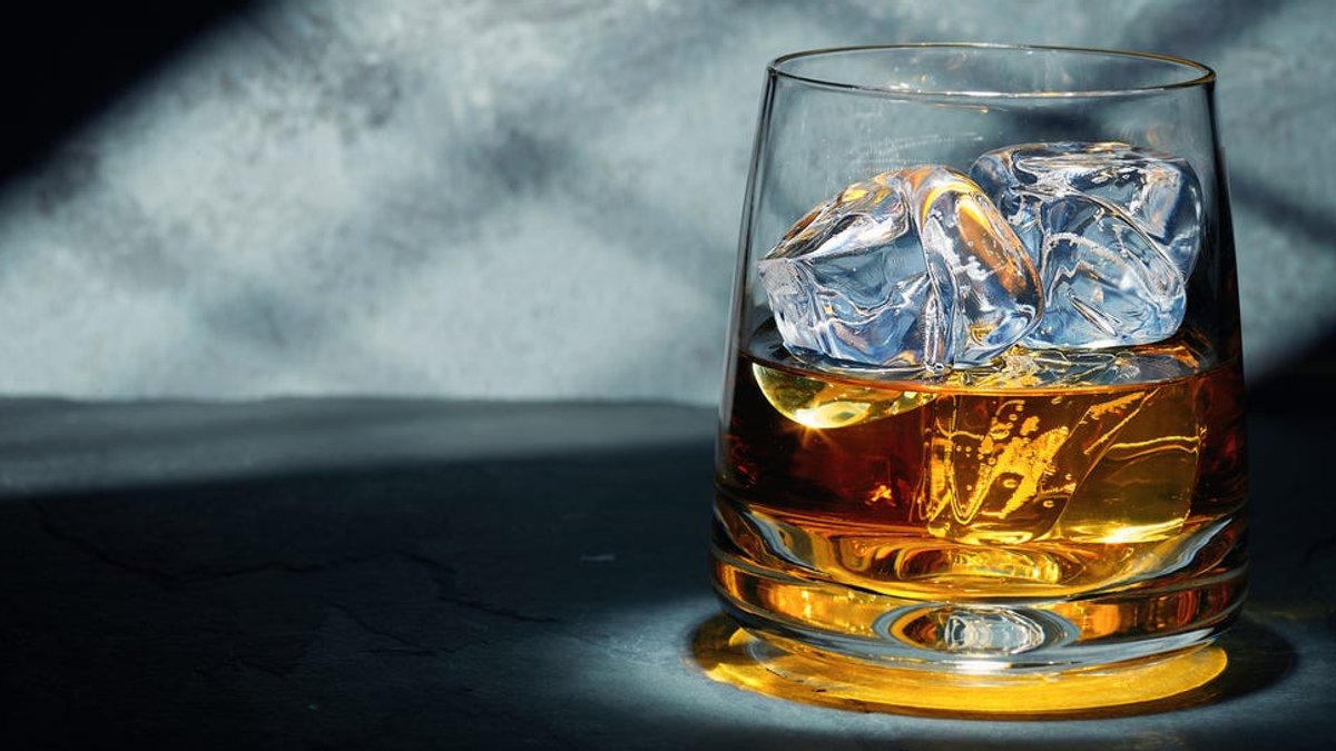 Bartenders Reveal Top Method for Perfect Clear Ice