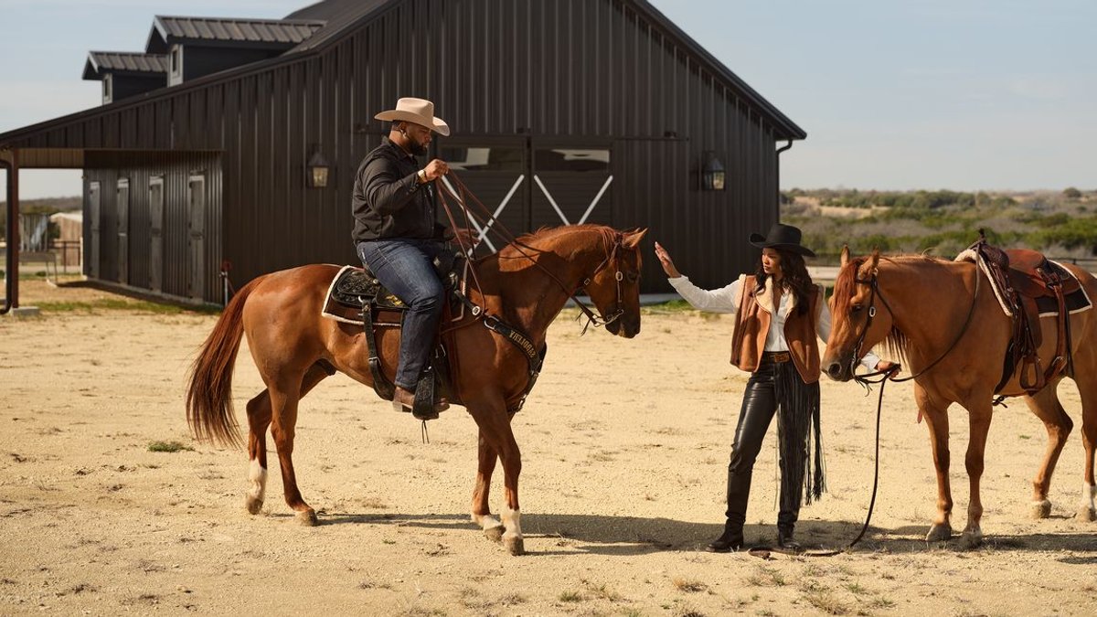 Chanel Iman and Davon Godchaux Build Cowboy's Dream Home in Texas Chanel Iman and Davon Godchaux Build Cowboy's Dream Home in Texas - dream home