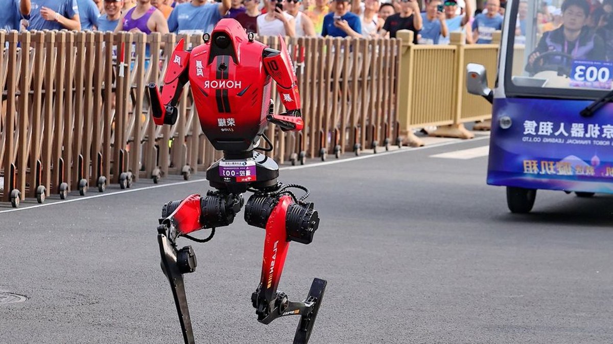 China’s humanoid robot wins marathon with liquid cooling - humanoid robot