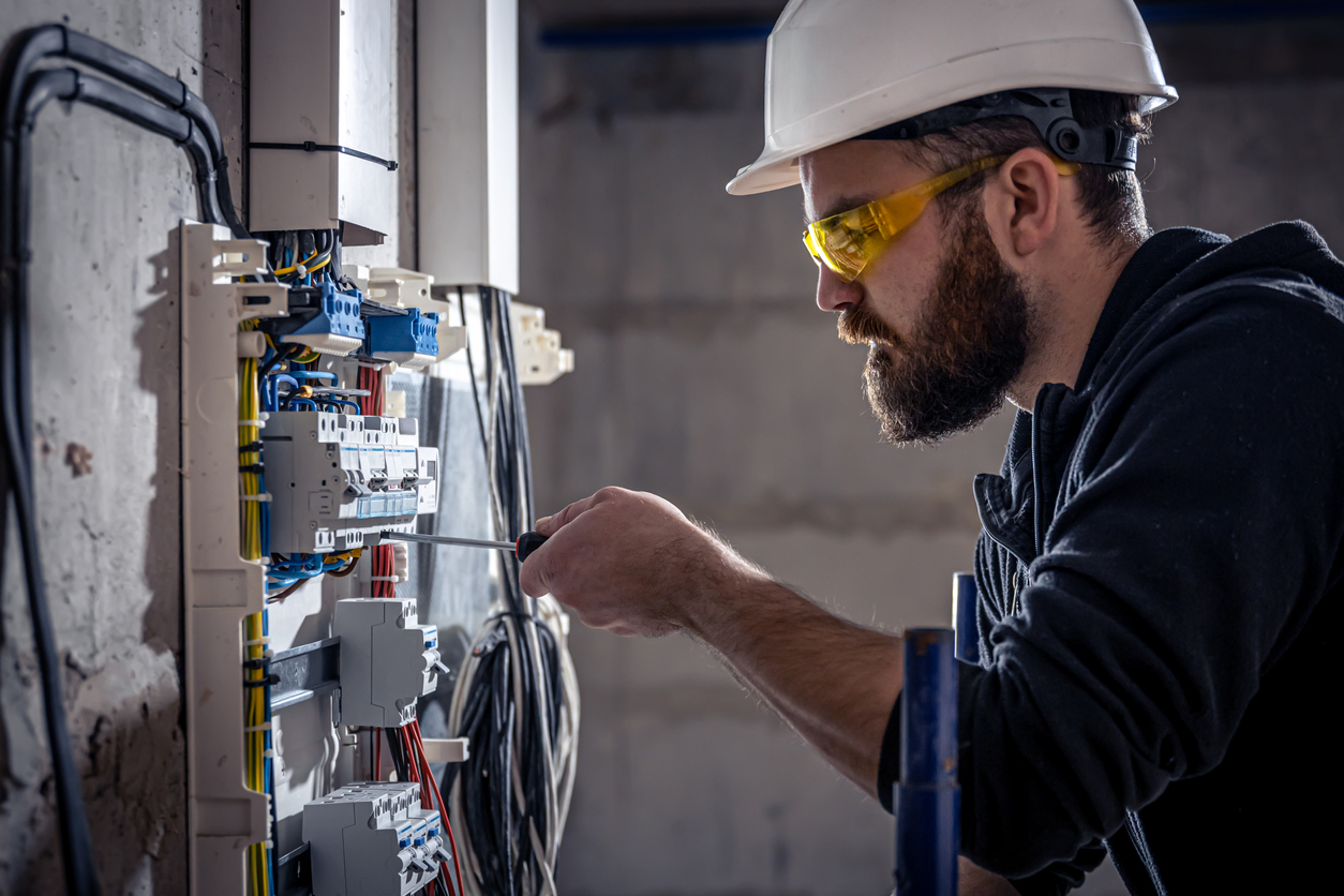 Save Money and Stay Safe by Hiring the Right Electrician in Round Rock