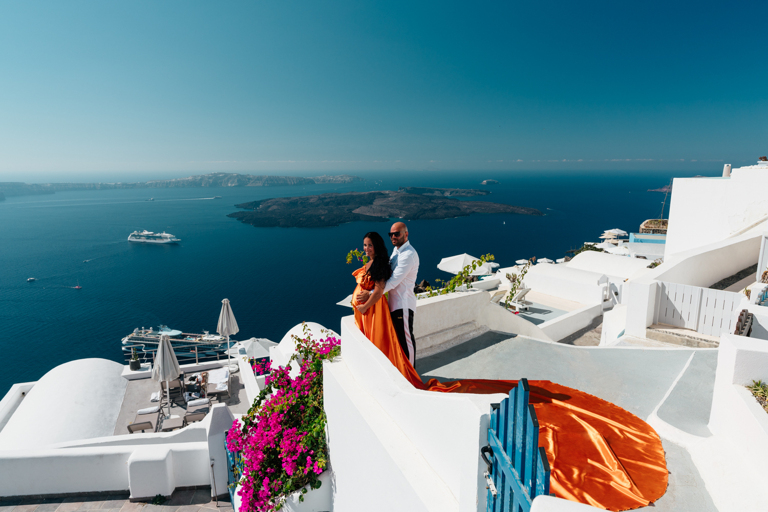 Arrange the celebration of your dreams with the best Santorini wedding planners