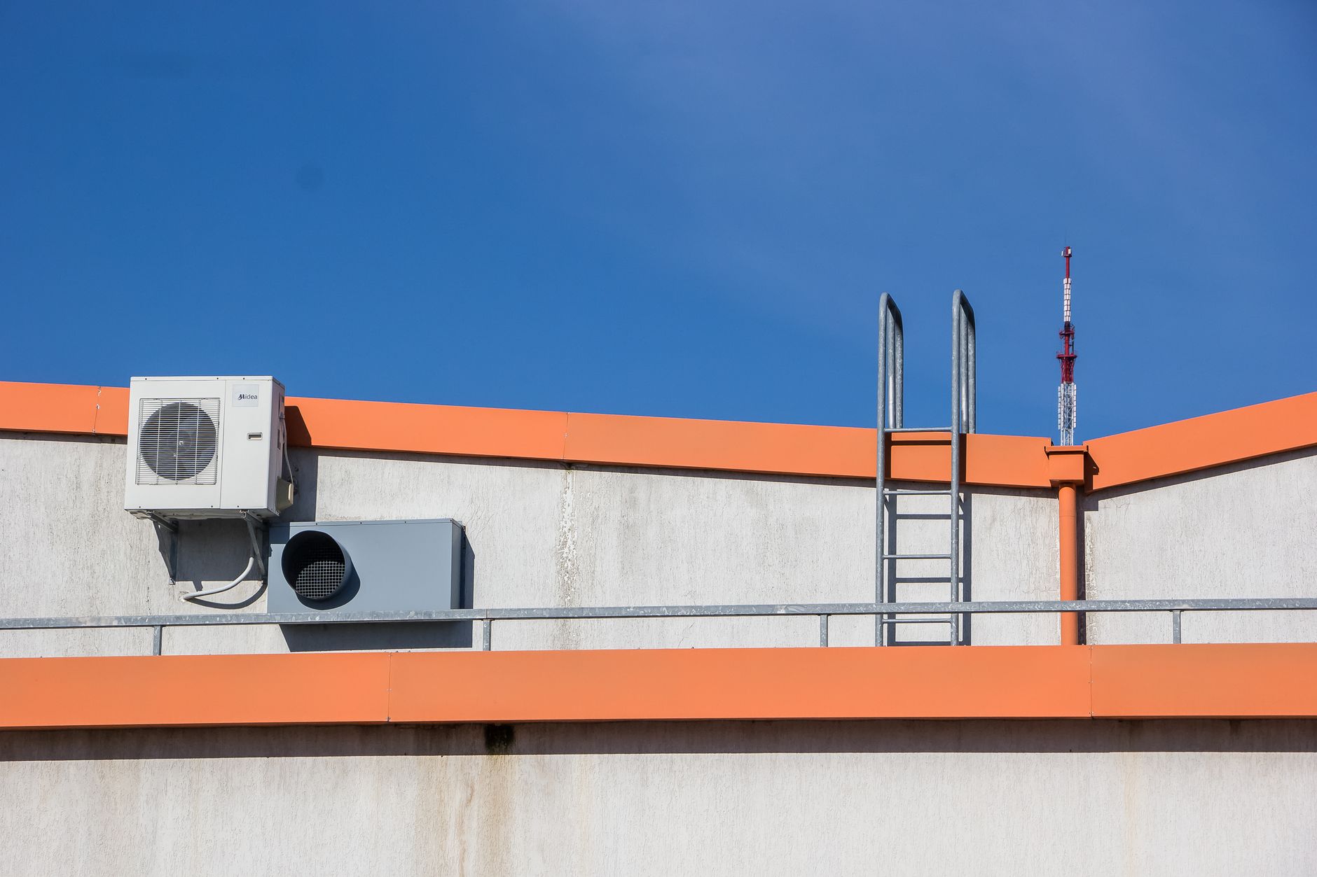 A Complete Guide to Air Conditioning Systems Service: Installation and Split System Solutions
