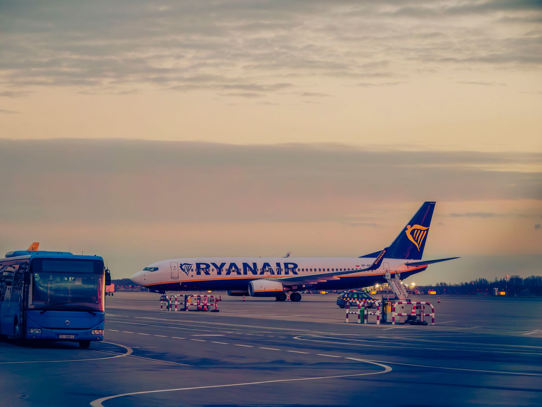 How To Travel From Beauvais Airport To Paris Disneyland