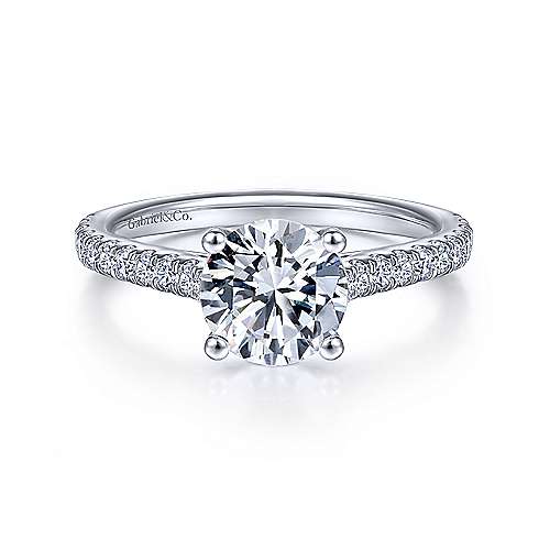 Noak Hill’s Hillside Harmony: Lab Grown Diamond Rings
