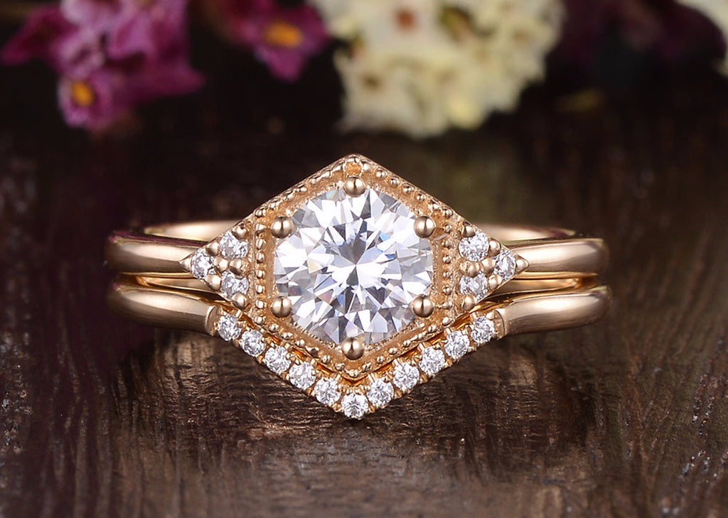 How to personalise your moissanite engagement ring