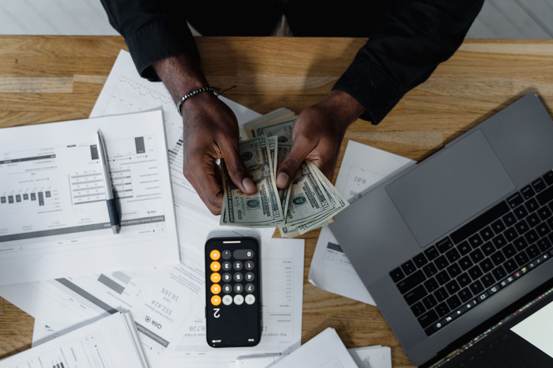Benefits of Using Professional Accounting Services for Companies