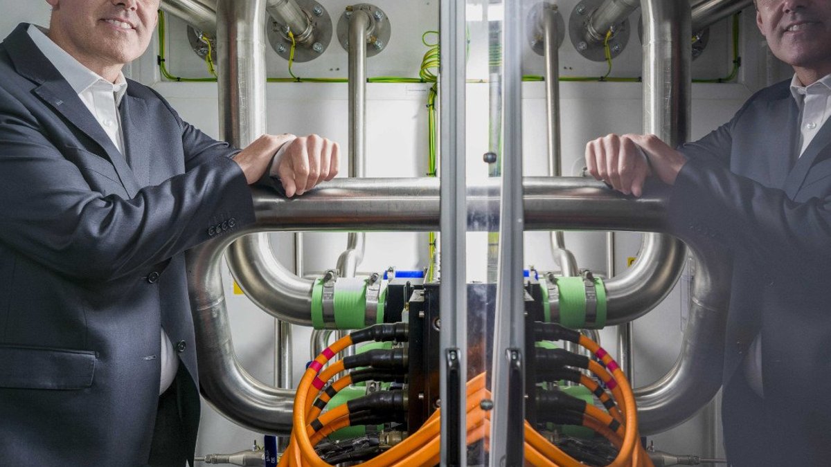 Equinix pilots hydrogen generators in Dublin data center