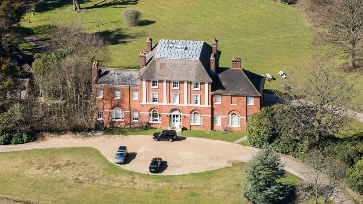 Prince William and Kate tour Windsor’s Forest Lodge