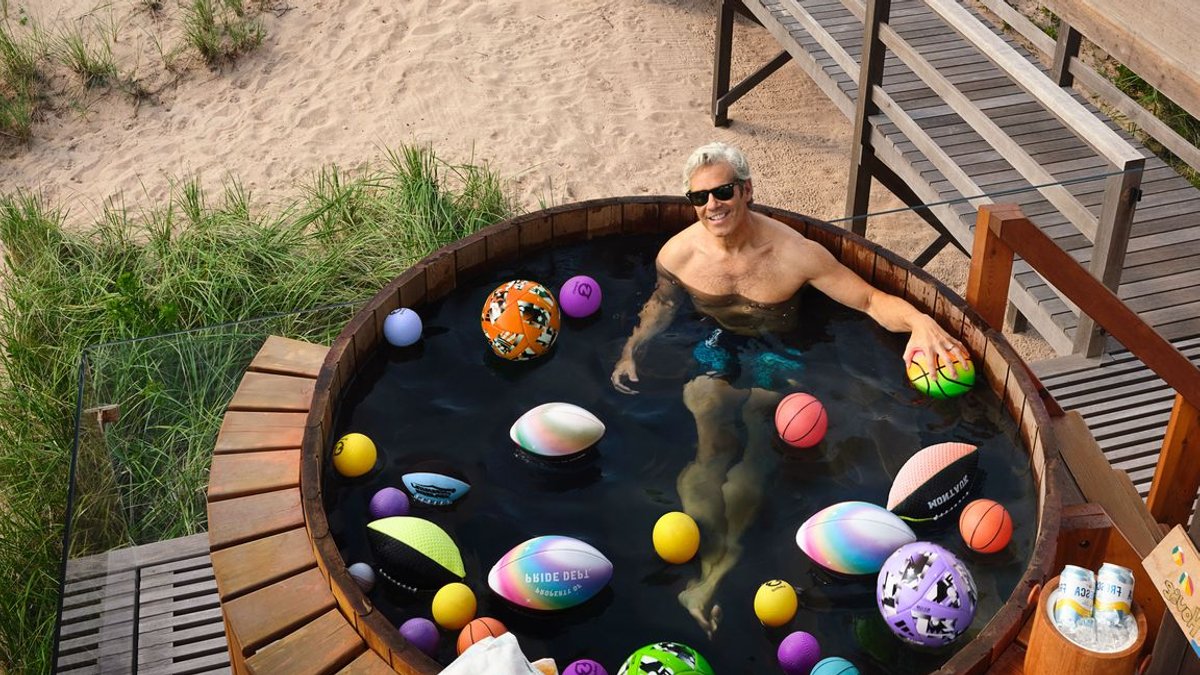 Andy Cohen embraces beach lifestyle at Hamptons home - hamptons beach lifestyle
