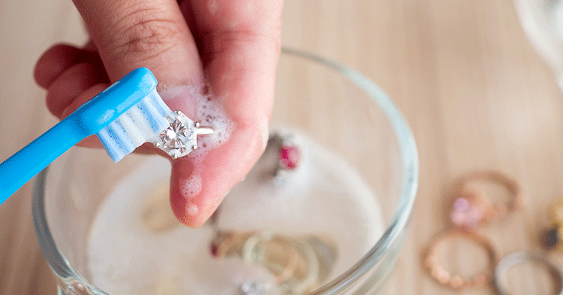 How to Choose a Jewelry Cleaner for Your Diamond Ring