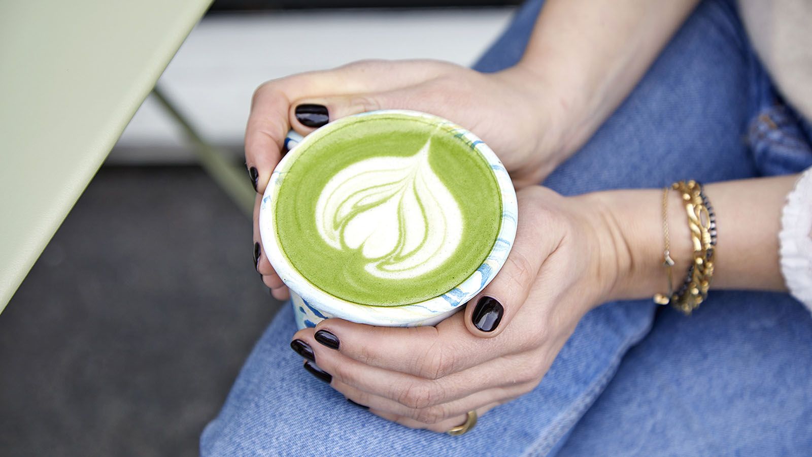 What does matcha taste like?