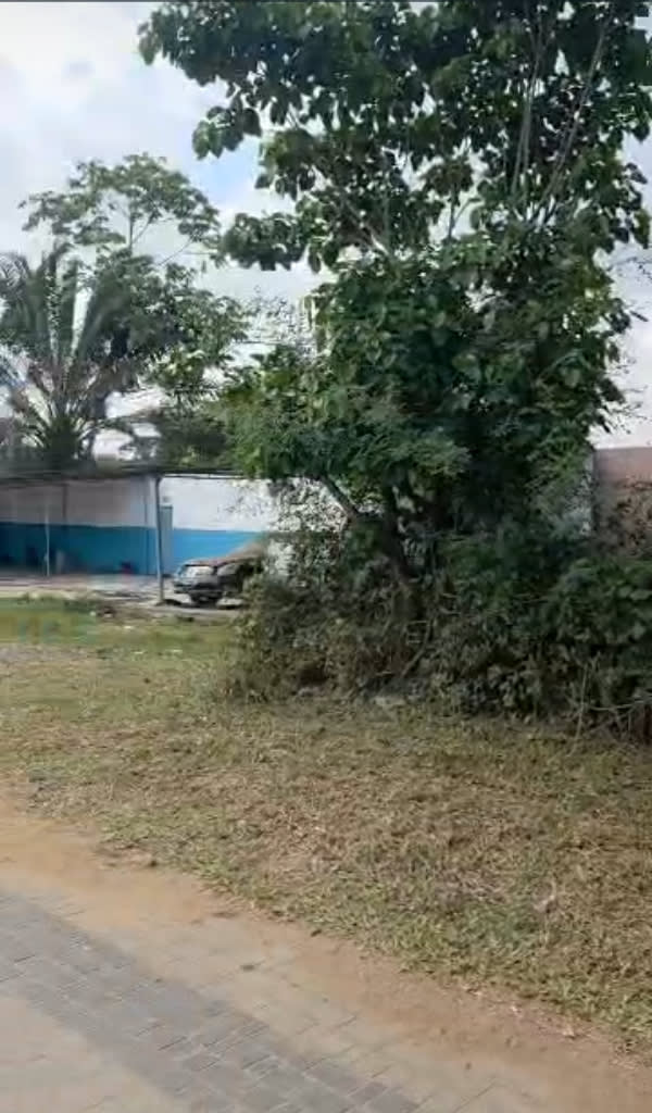 En vente Terrain de 2000m2 situé à la Riviera 4