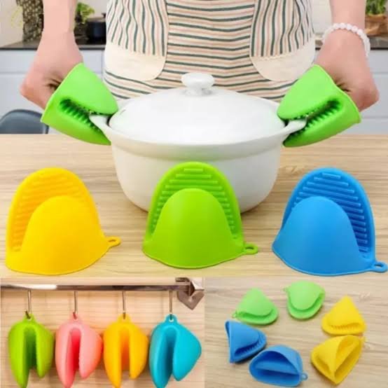 Silicone Pot Holder (Minimum Order Quantity 1 Carton/500 PCs)