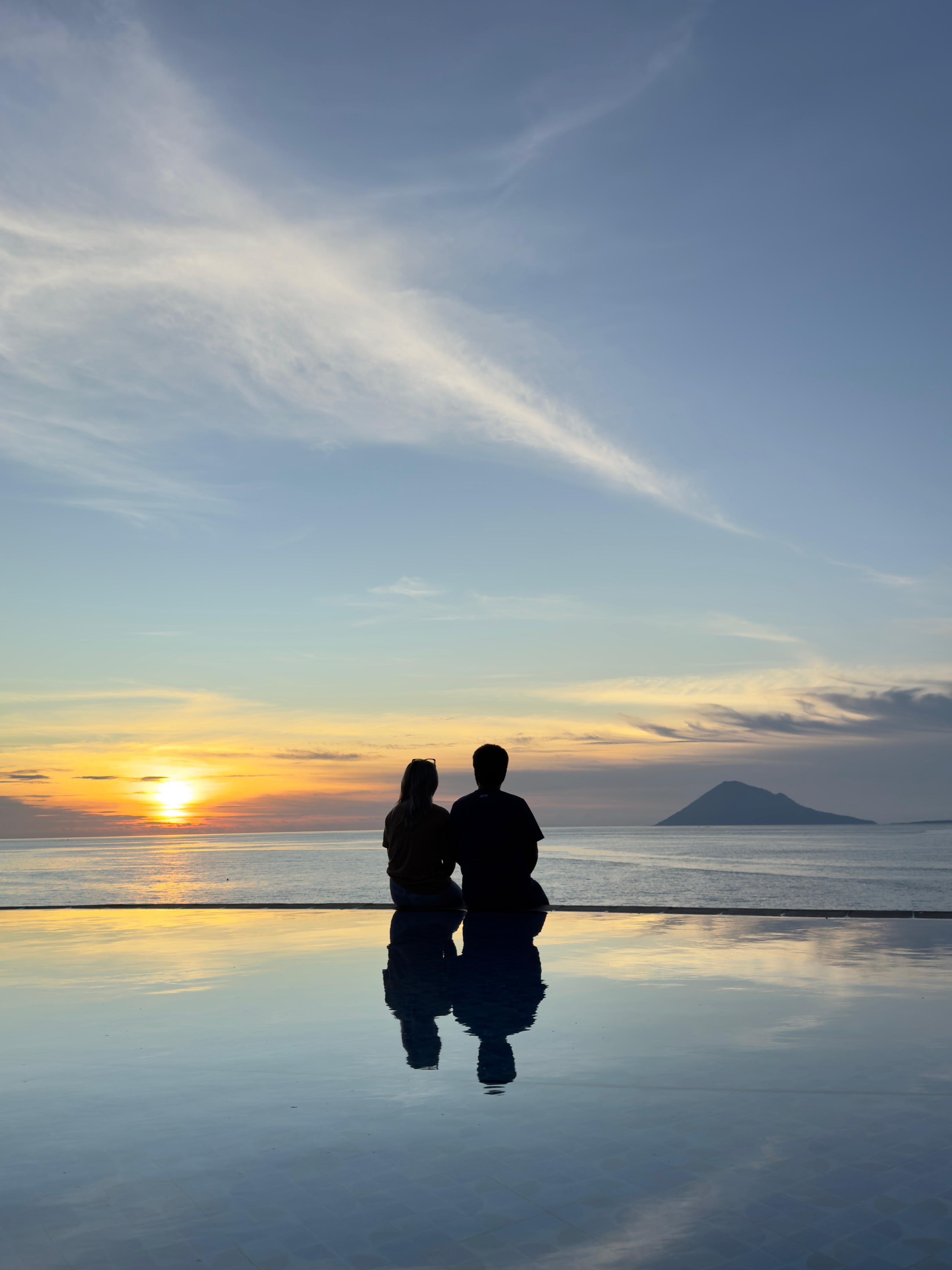 Matahari Terbenam di manado