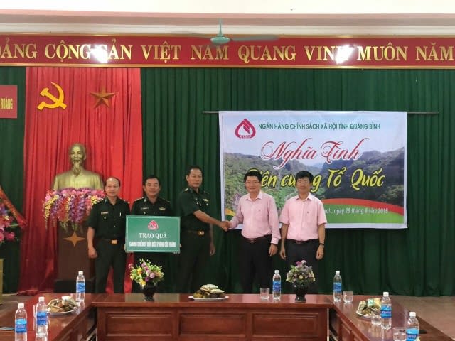 Công đoàn NHCSXH tỉnh: Thực hiện chương trình nghĩa tình biên cương Tổ quốc