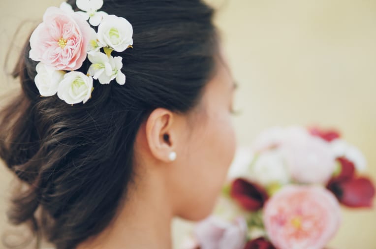 Flowers For Different Types Of Hair - SnapBlooms Blogs Flowers For Different Types Of Hair - SnapBlooms Blogs