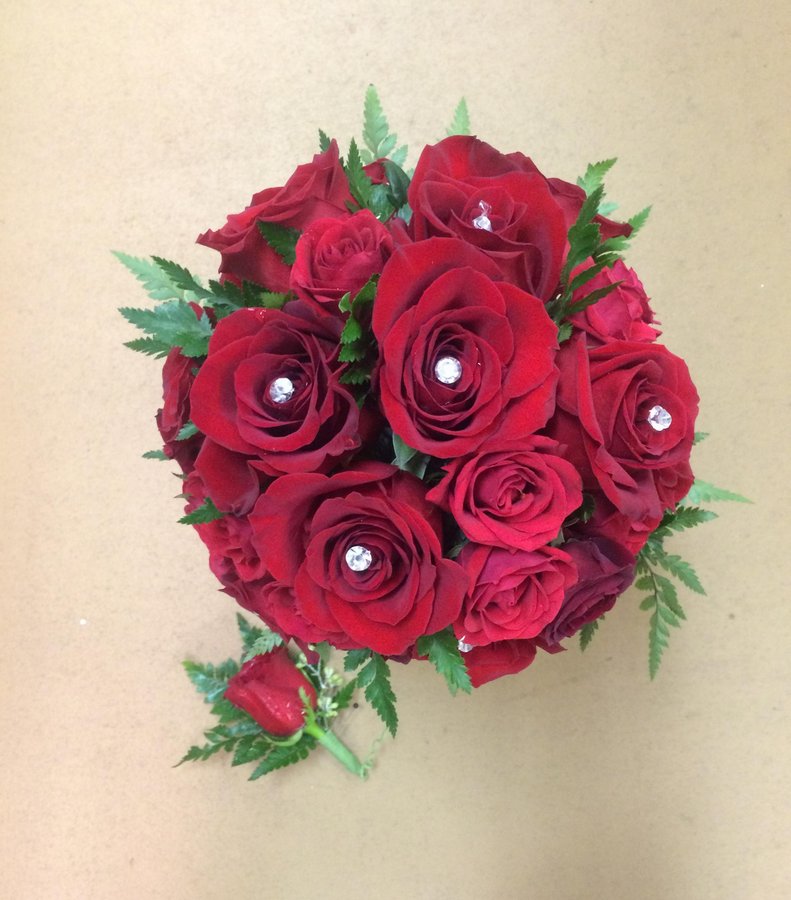 Deep Red Roses Bouquet To Grace Your Moments