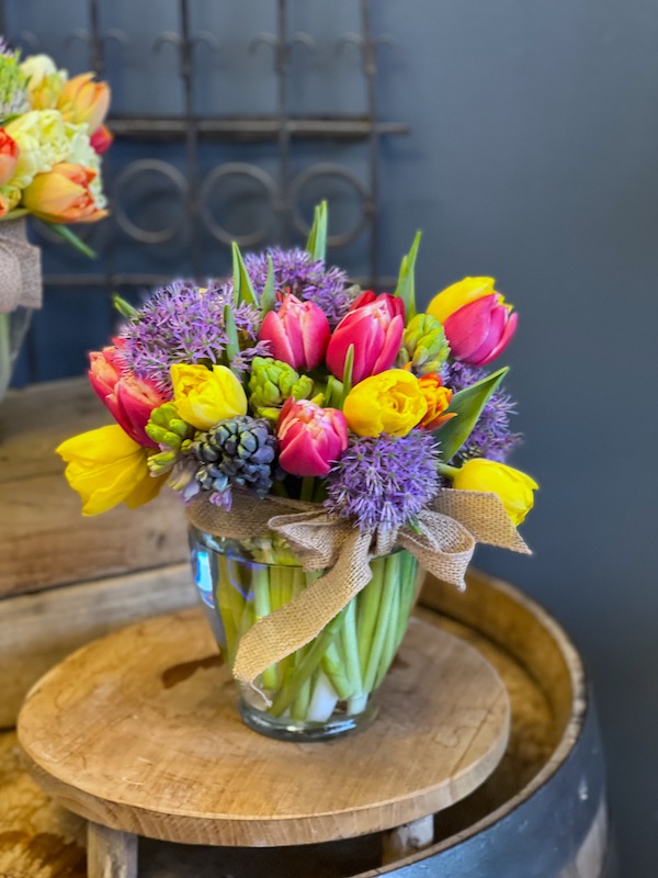 Spring Bulbs Flower Delivery Roslindale Massachusetts The Centerpiece
