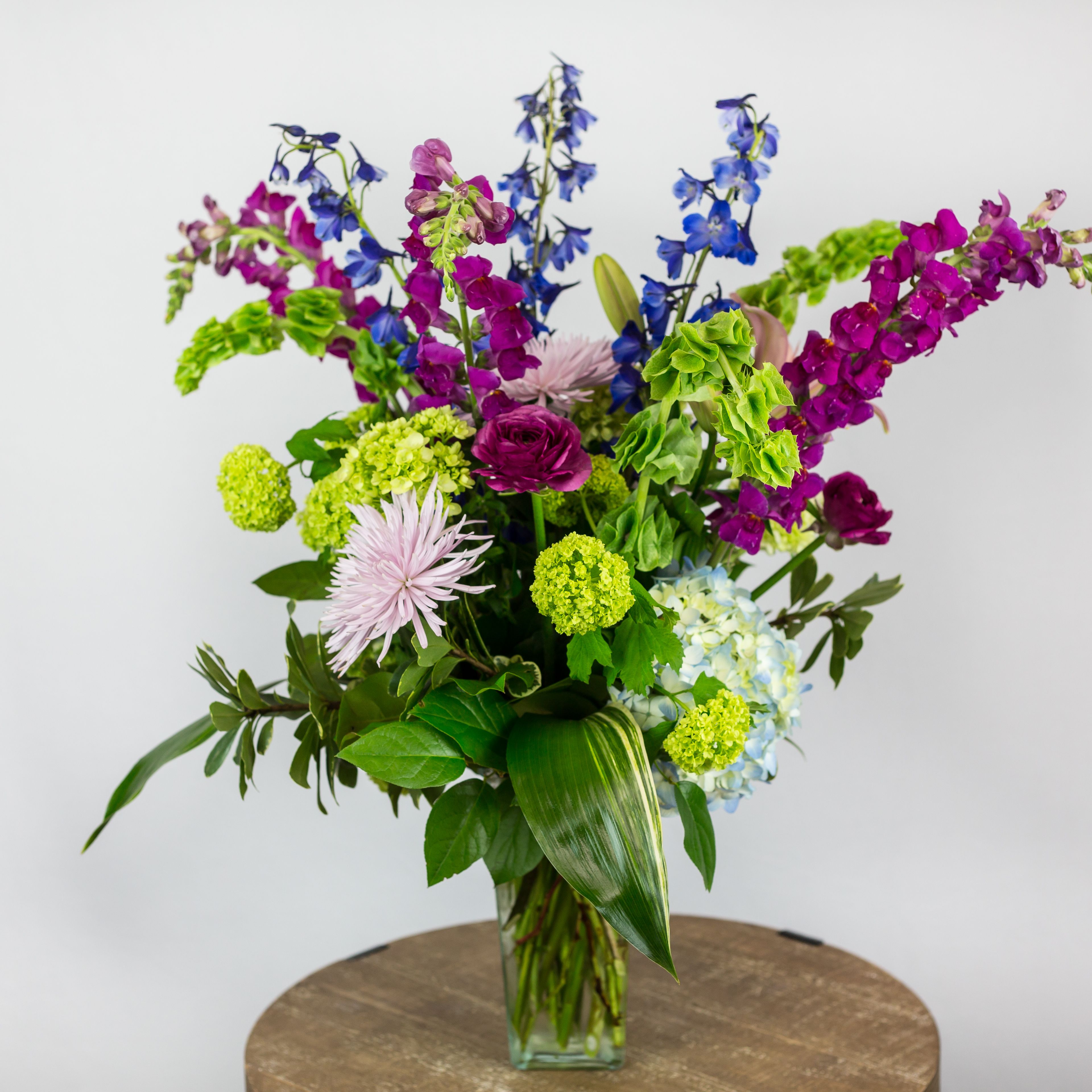 IRIS - Wholesale Bulk Flowers - Cascade Floral