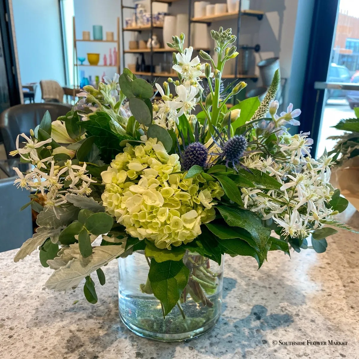 Signature Style, Pastel, Deluxe Arrangement Flower Delivery Grand