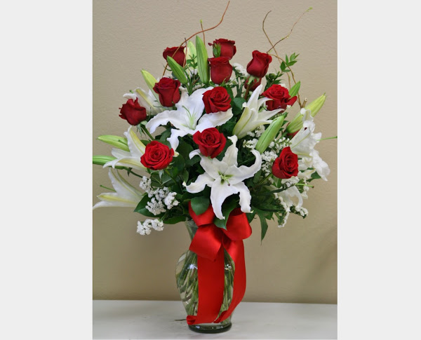 300 LAVISH RED ROSES – HighGarden Bouquets