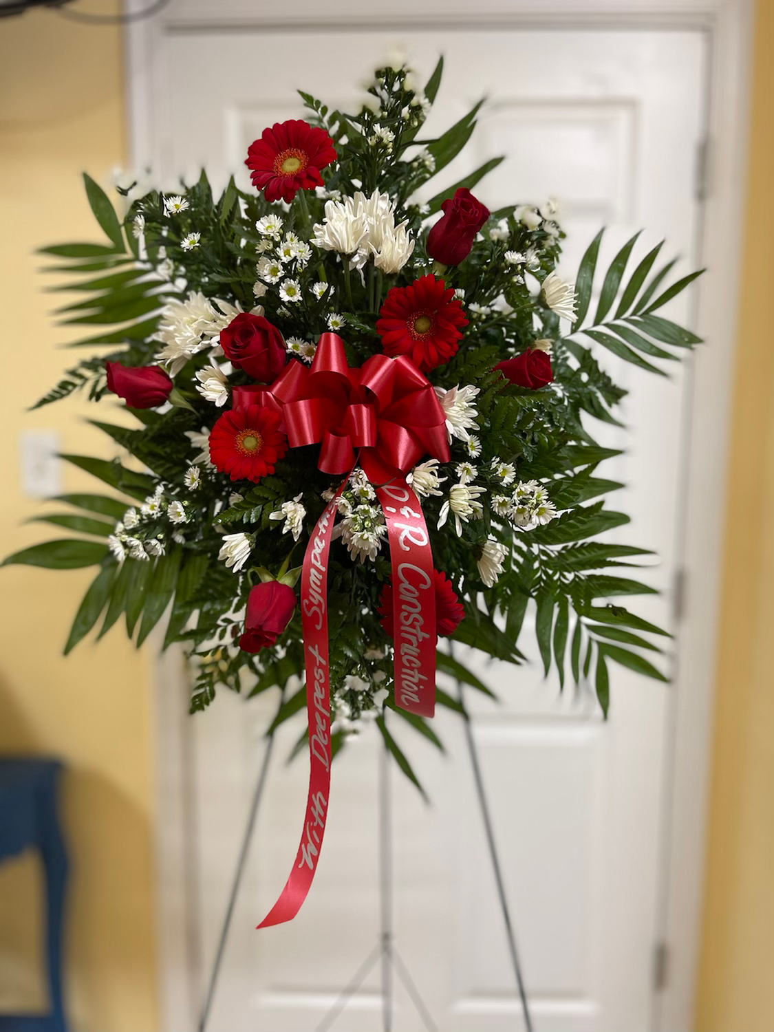 Red and white Mini Standing Spray