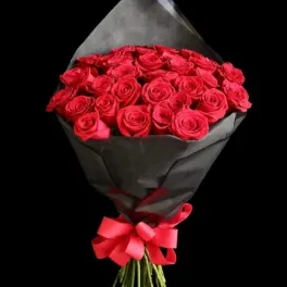 Premium long stem red roses bouquet black wrap