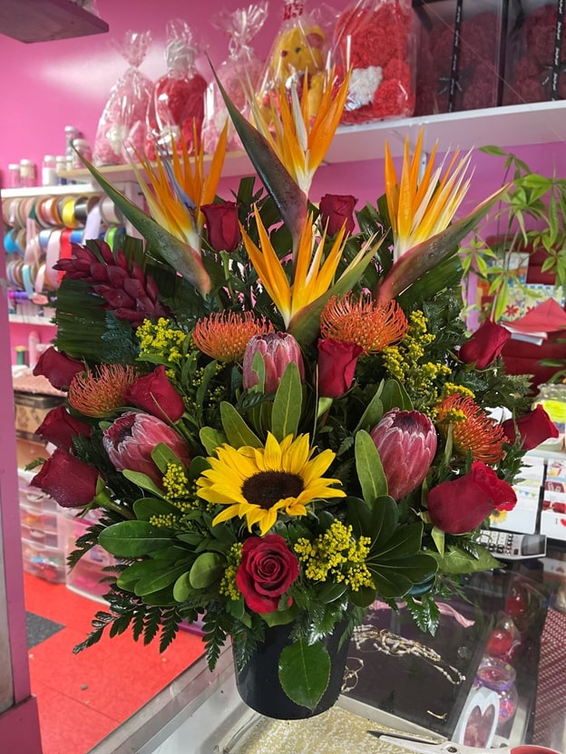 Jardin de paraiso Flower Delivery Chicago IL - Franco's Flower Shop