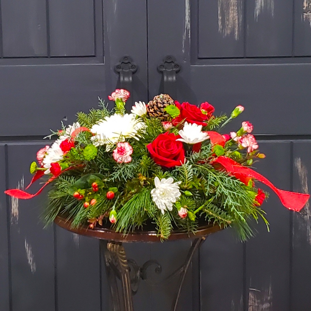Christmas Elegant Round Centerpiece Flower Delivery Cambridge MN