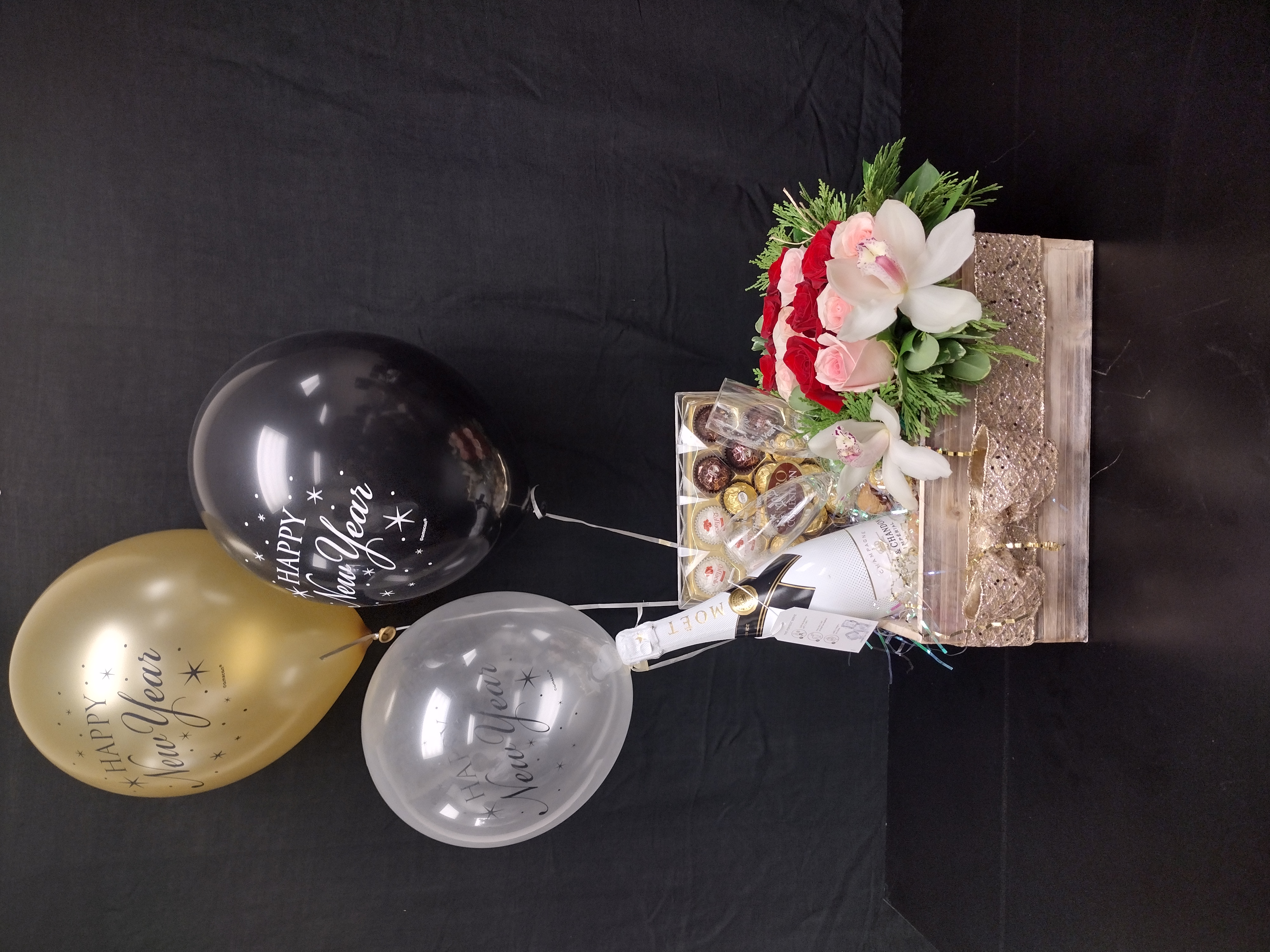 moet & chandon new years gift box