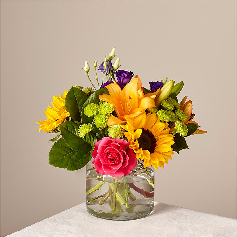 Vase hinged flower rentals Fort Wayne IN