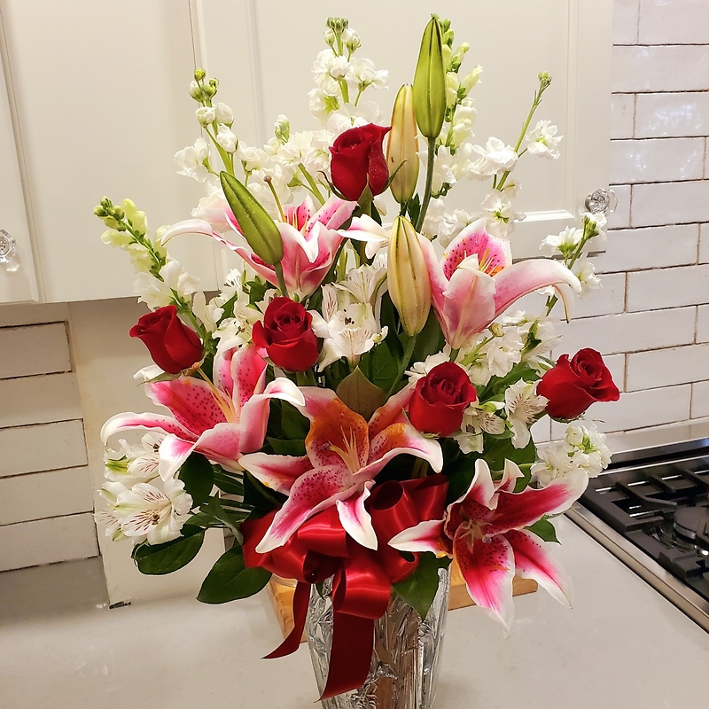 The Valentine Anniversary Bouquet : Middleboro, MA Florist, Wine & Gift