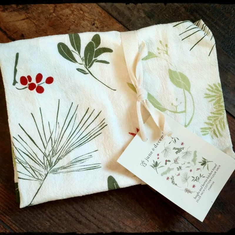 June & December Boughs and Berries Towel - Thumbnail 2
