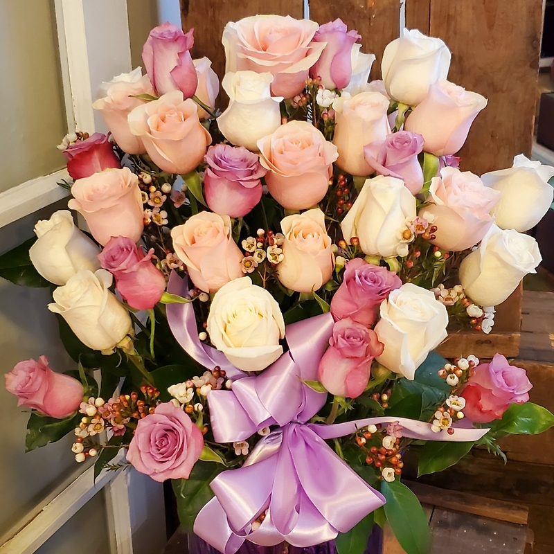 36 Long Stemmed Pastel Roses, 36 Roses Vased and Adorned