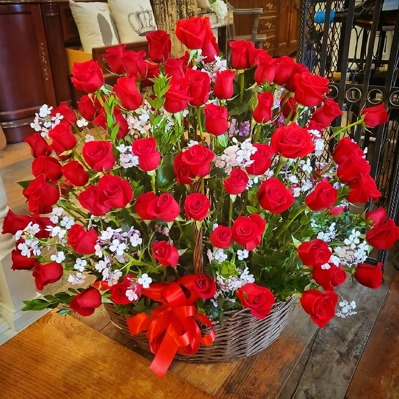 huge bouquet of red roses