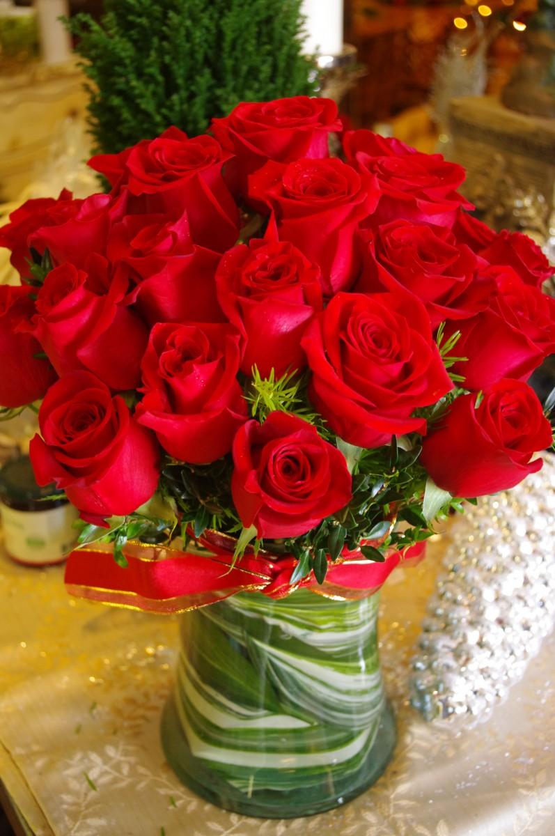 24 Classically Abundant Rose Bouquet, Abundant Rose Bouquet - 24 CLASSIC :  Middleboro, MA Florist, Wine & Gift Shop : Same Day Flower Delivery for all  occasions