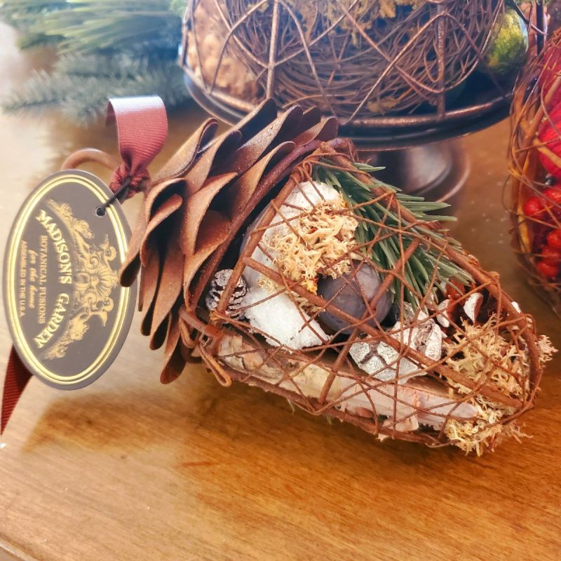 Madison's Garden Pinecone Potpourri, Log Cabin Fragrance SMALL