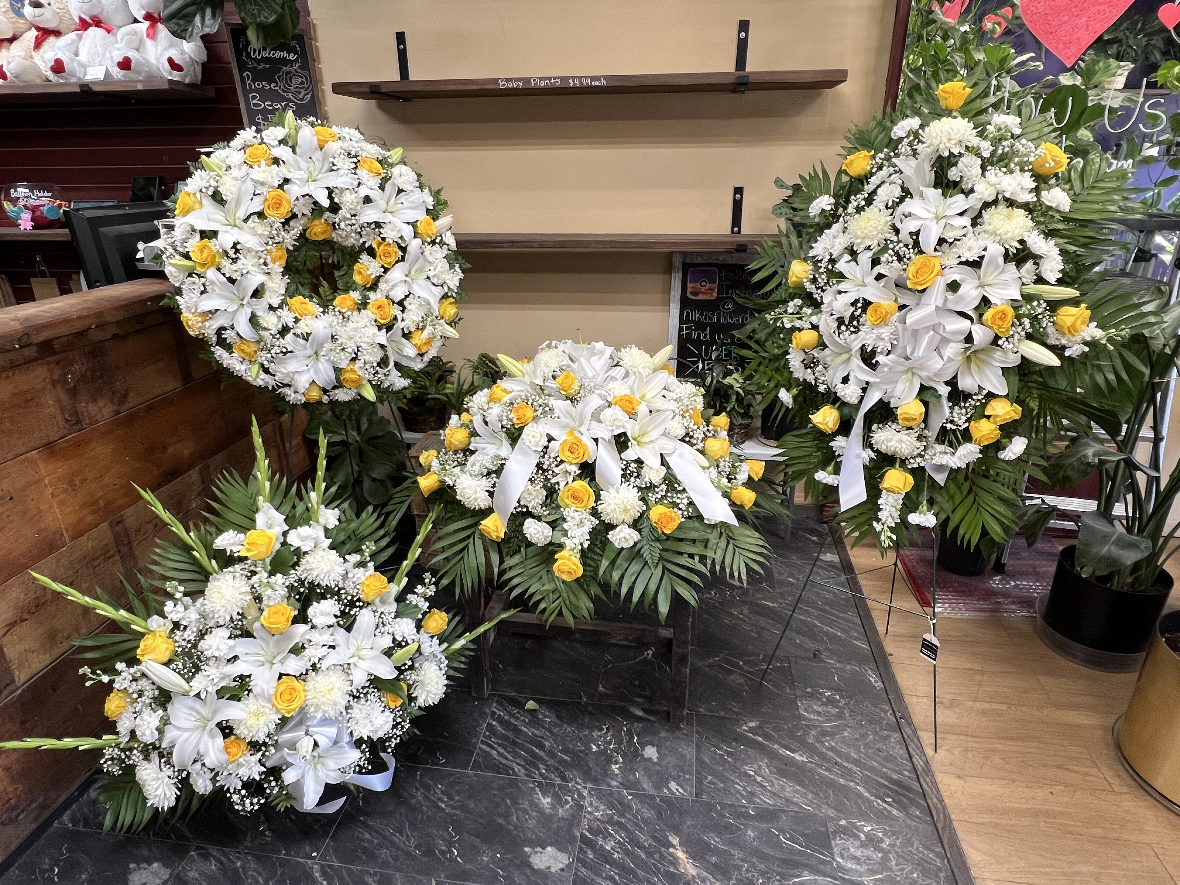 Florist 60619 | 60619 Flower Delivery by Niko's Flower Designs Florist