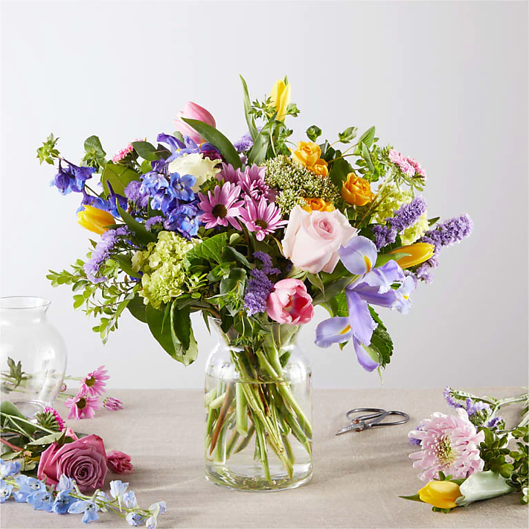 FTD Spring Tradition - A Florist Original Flower Delivery Green Bay WI ...