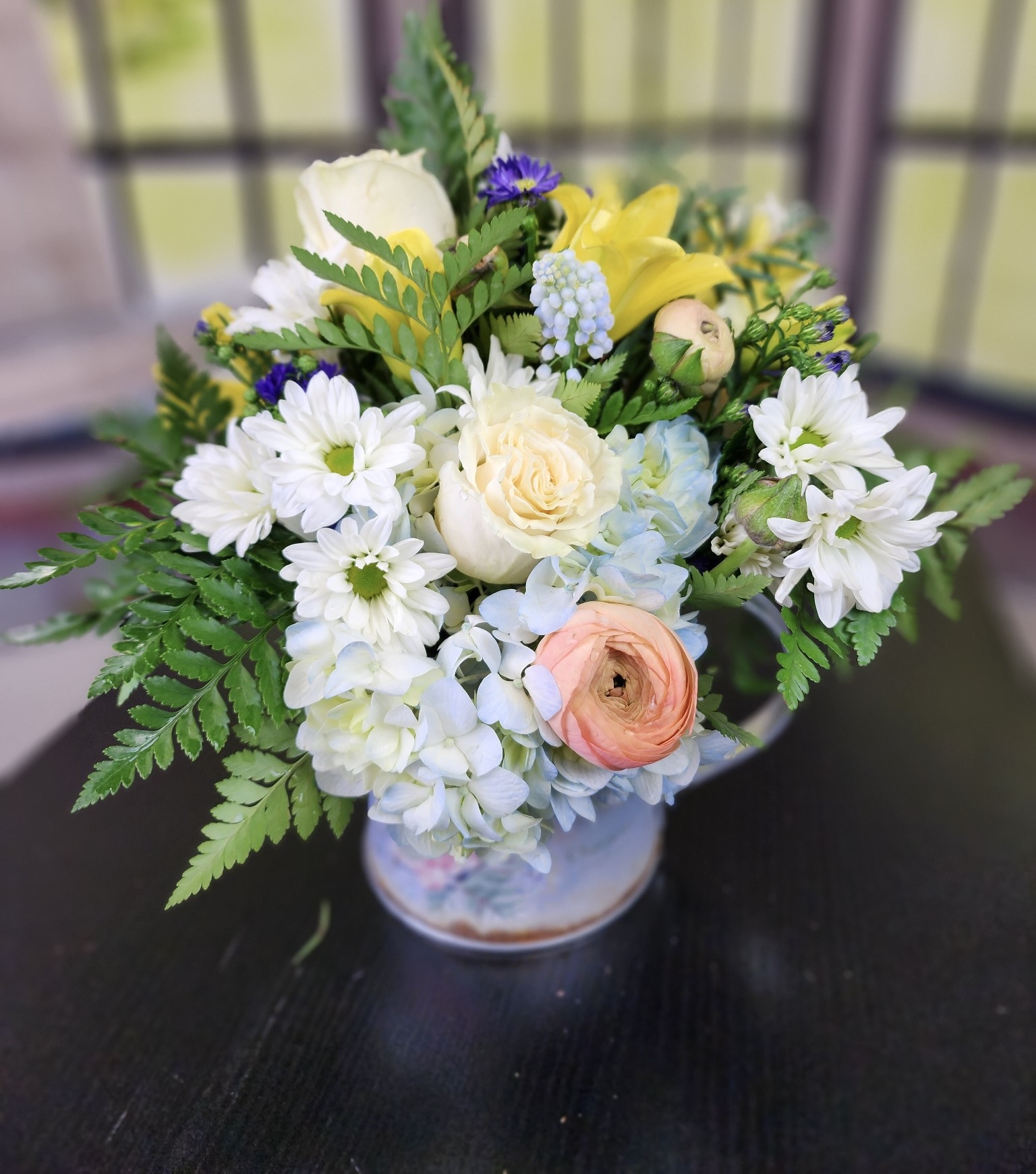 Peace of the Garden Flower Delivery Knoxville TN Petal Pushers