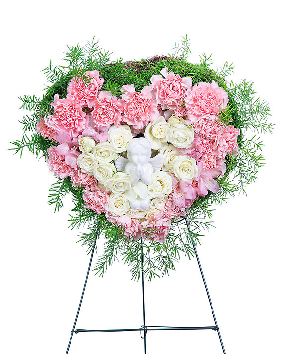 Standing Heart Wreath- Grace – Flowers By Evelyn