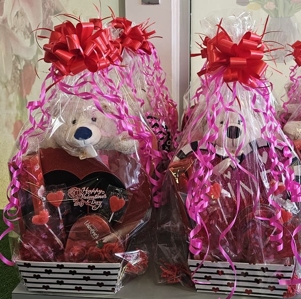 Valentine's Day Gift Arrangement Teddy Bear Baskets, Flowers  Candy/Chocolates