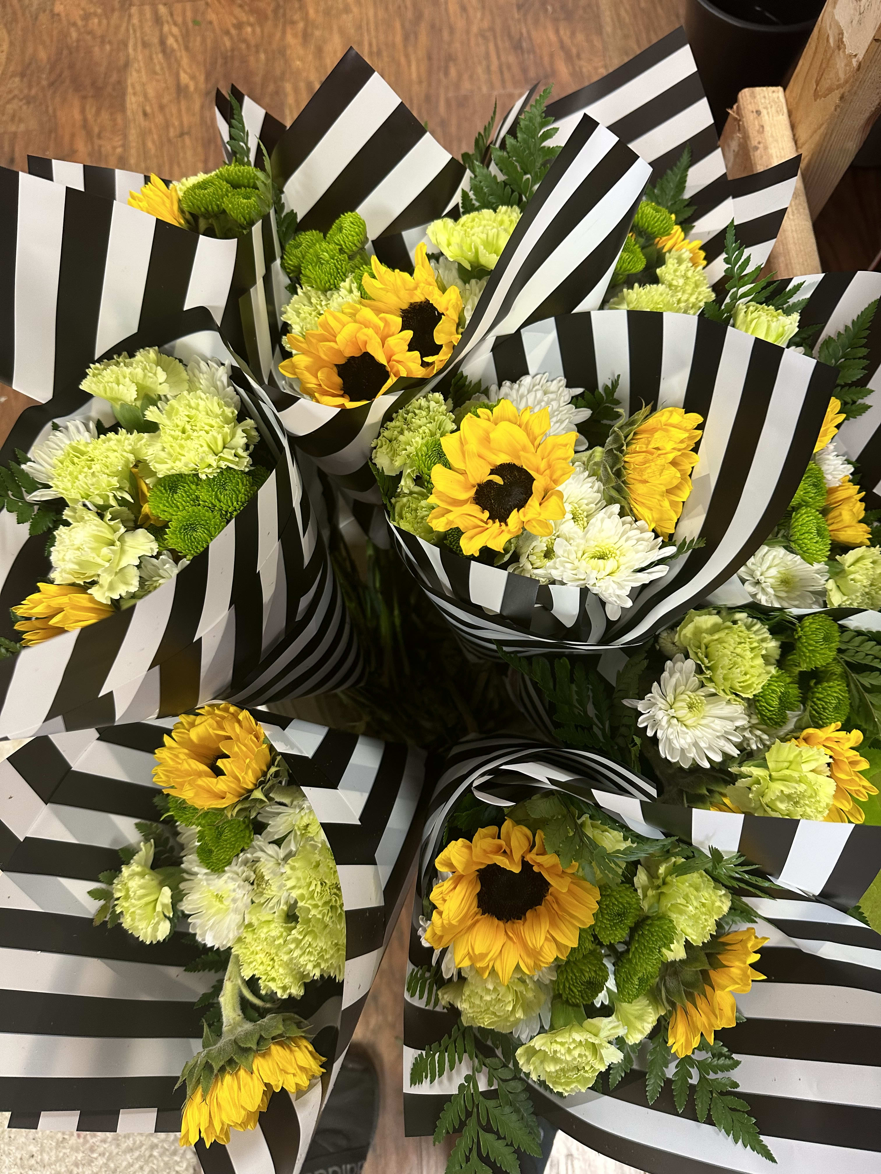 MCMS Shrek Play Wrapped Bouquet Flower Delivery NOLENSVILLE TN Lotus