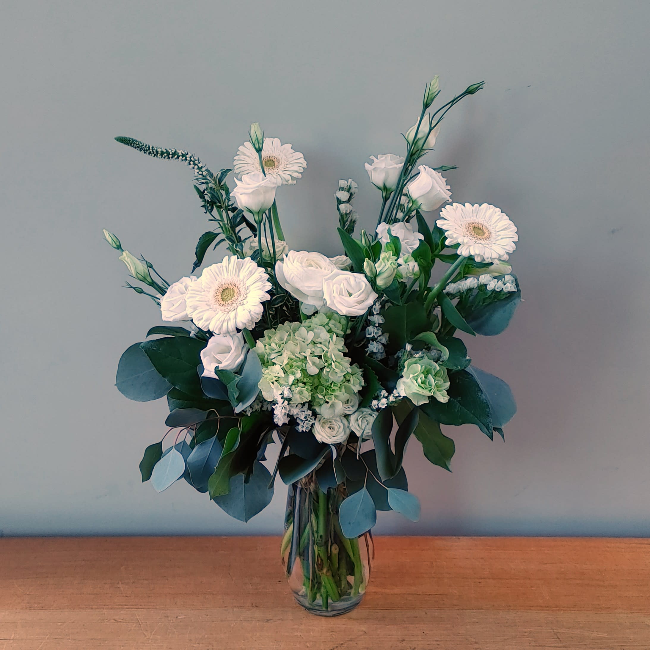 Florist V8P 1L5 | V8P 1L5 Flower Delivery by Poppies Floral Art
