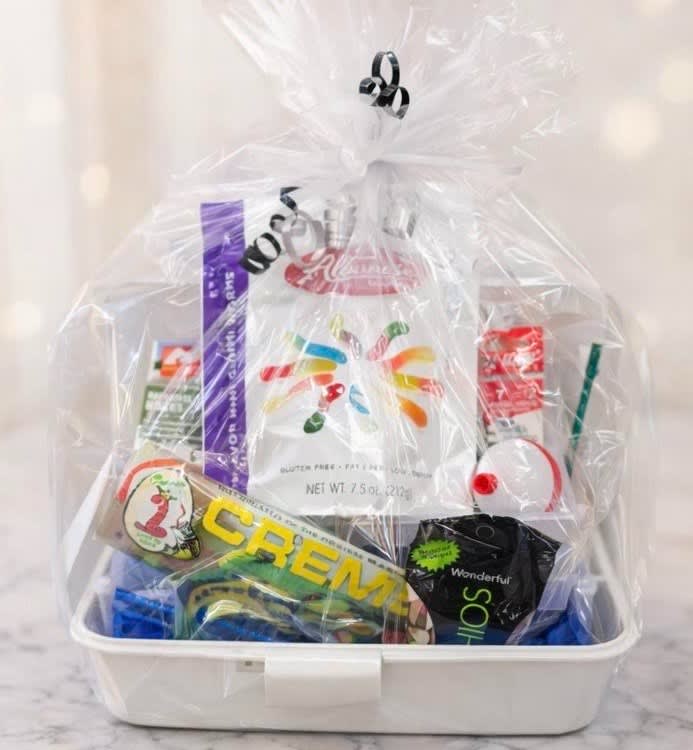 Gift Set Flower Delivery Ulysses KS - Tiger Blooms